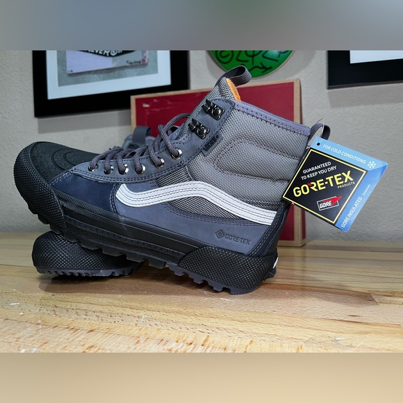 MTE vans Sk8-hi Gore-Tex Snow boots insulated sz. Mens 8 womens 9.5 - Picture 1 of 10